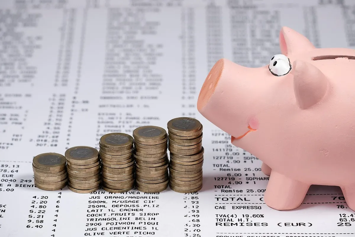 A Beginner's Guide to Saving Your First £1,000 Emergency Fund